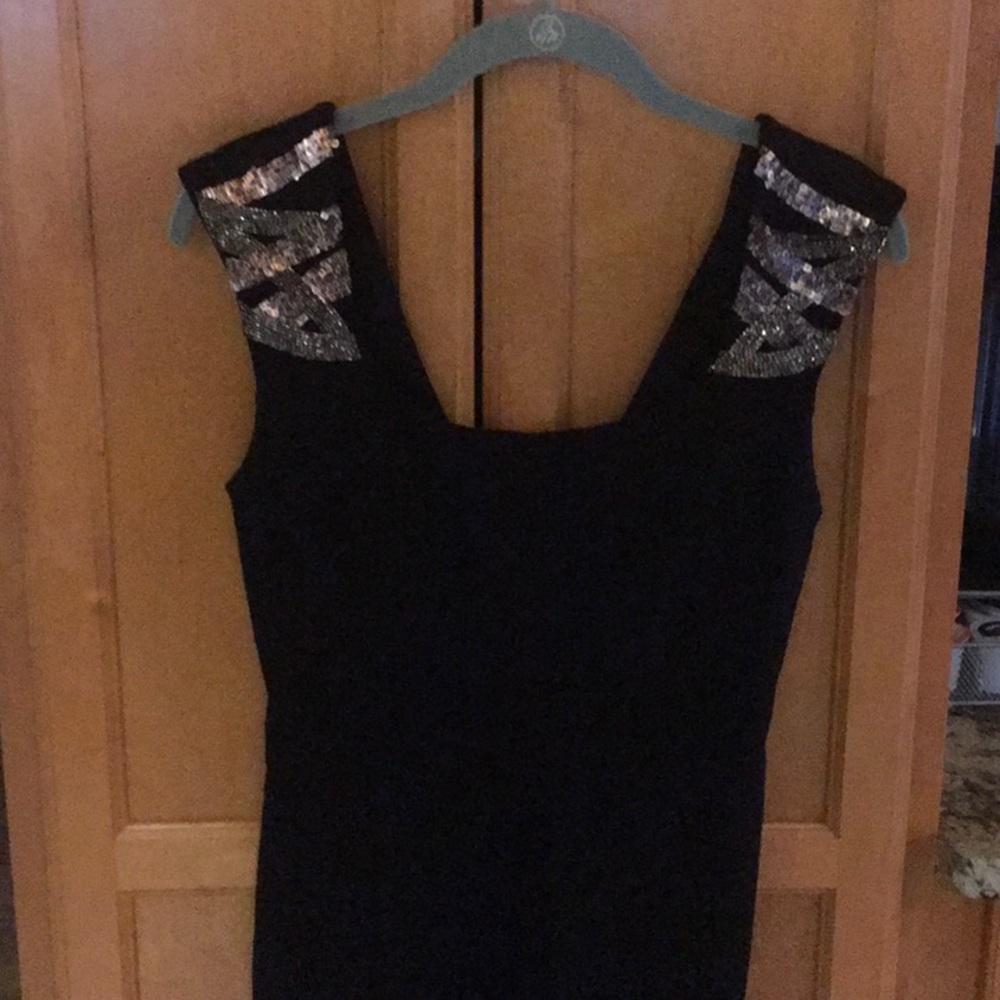 Dress - Picture 2 of 10